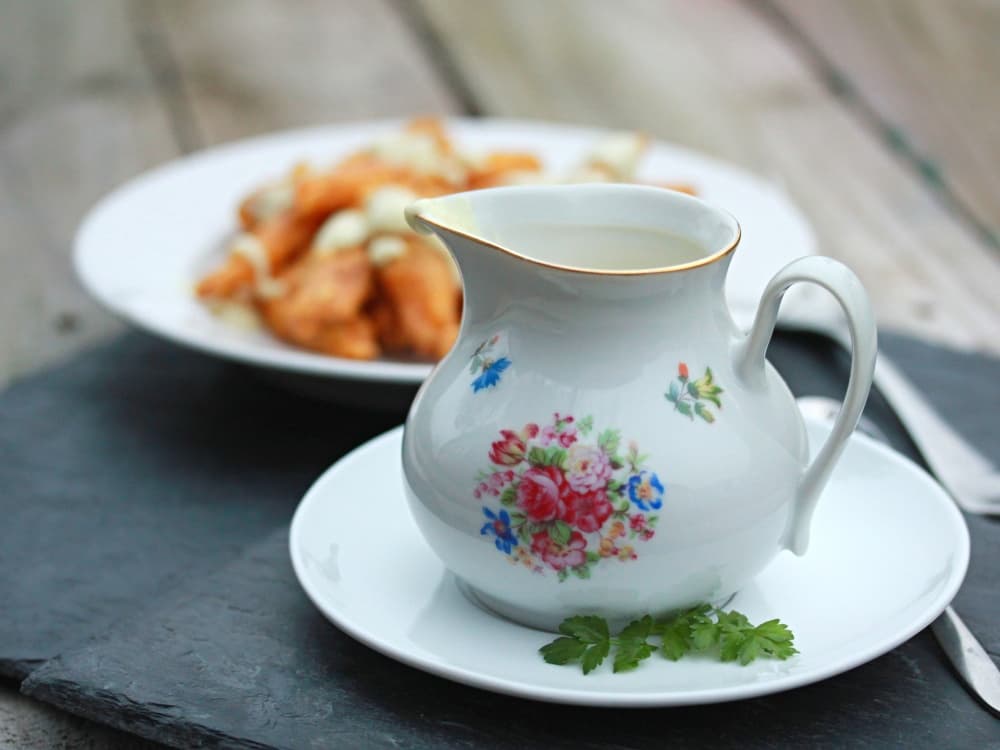 Vyzkoušejte nejlepší recept na veganskou majonézu z Hrašky! Zdravá, bezlepková a neuvěřitelně krémová alternativa bez vajec. Vařte zdravěji