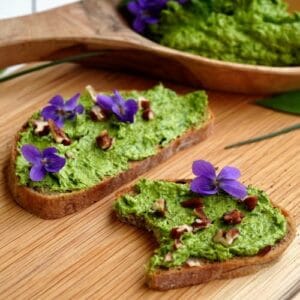 Recept na bylinkové máslo, které vám bude chutnat a podpoří vaše strávení díky Mahá koření.